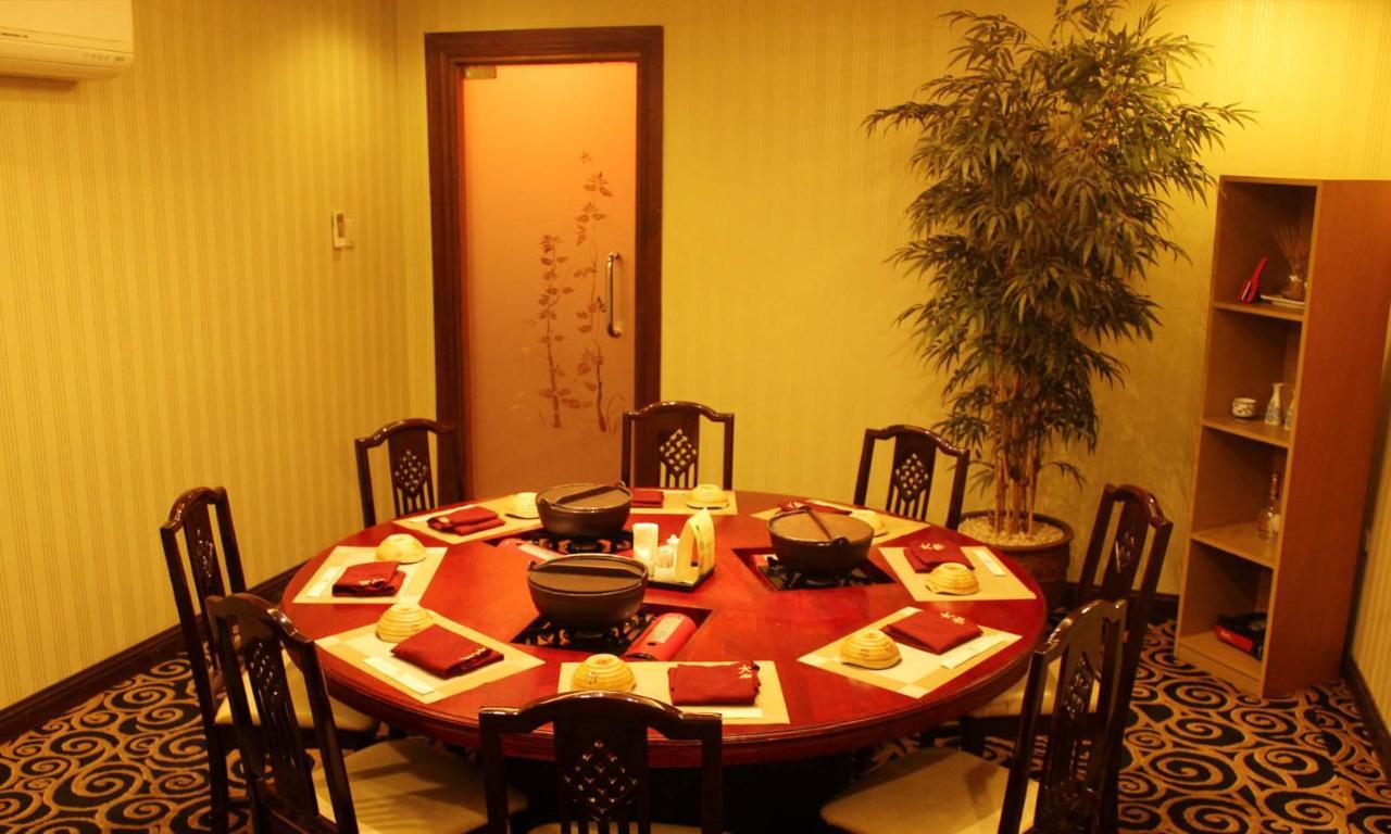 Bumi Senyiur Hotel Самаринда Экстерьер фото