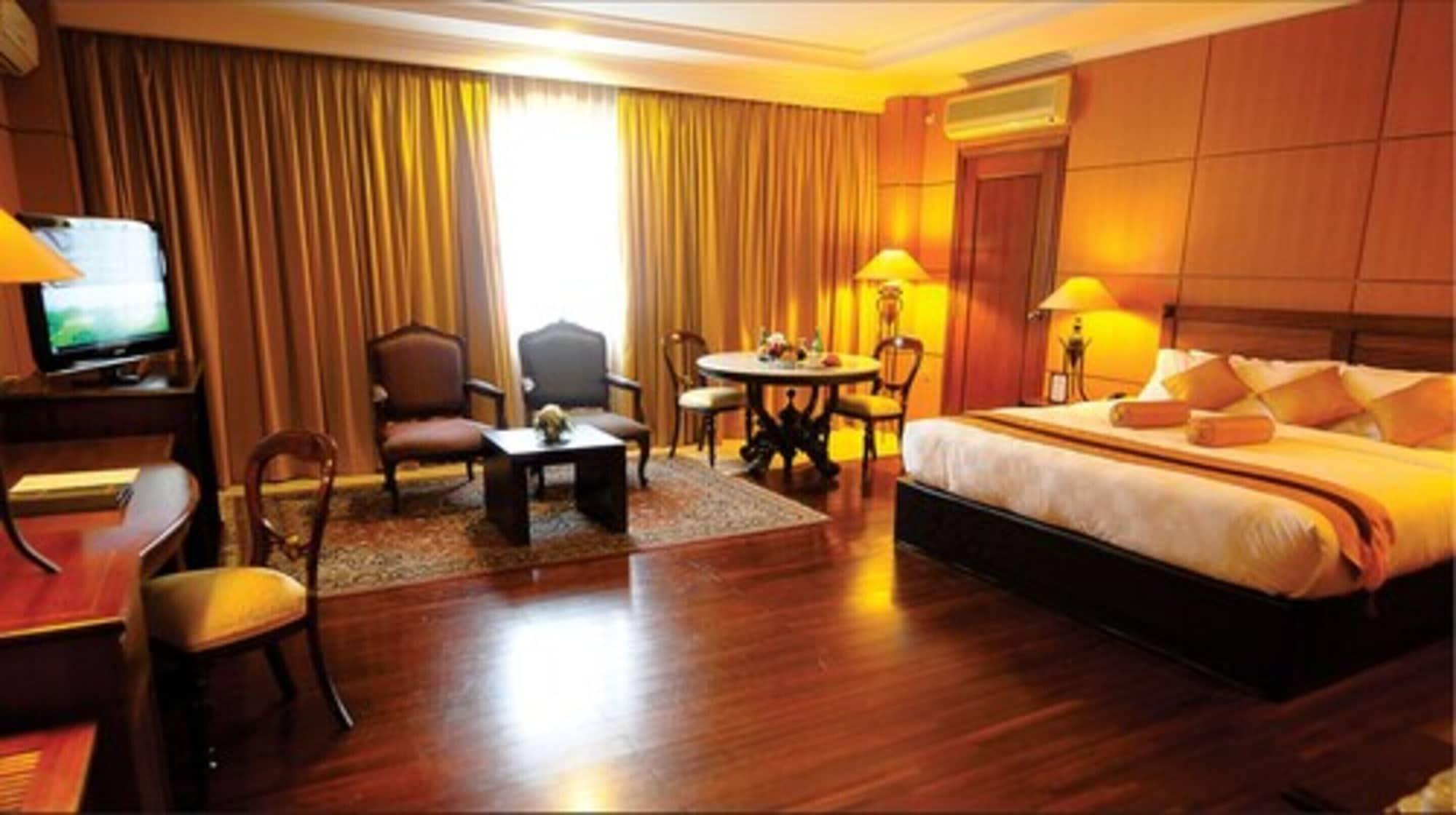 Bumi Senyiur Hotel Самаринда Экстерьер фото