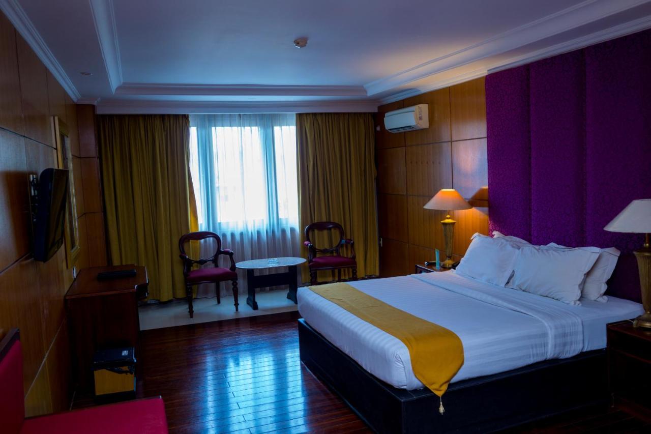Bumi Senyiur Hotel Самаринда Номер фото